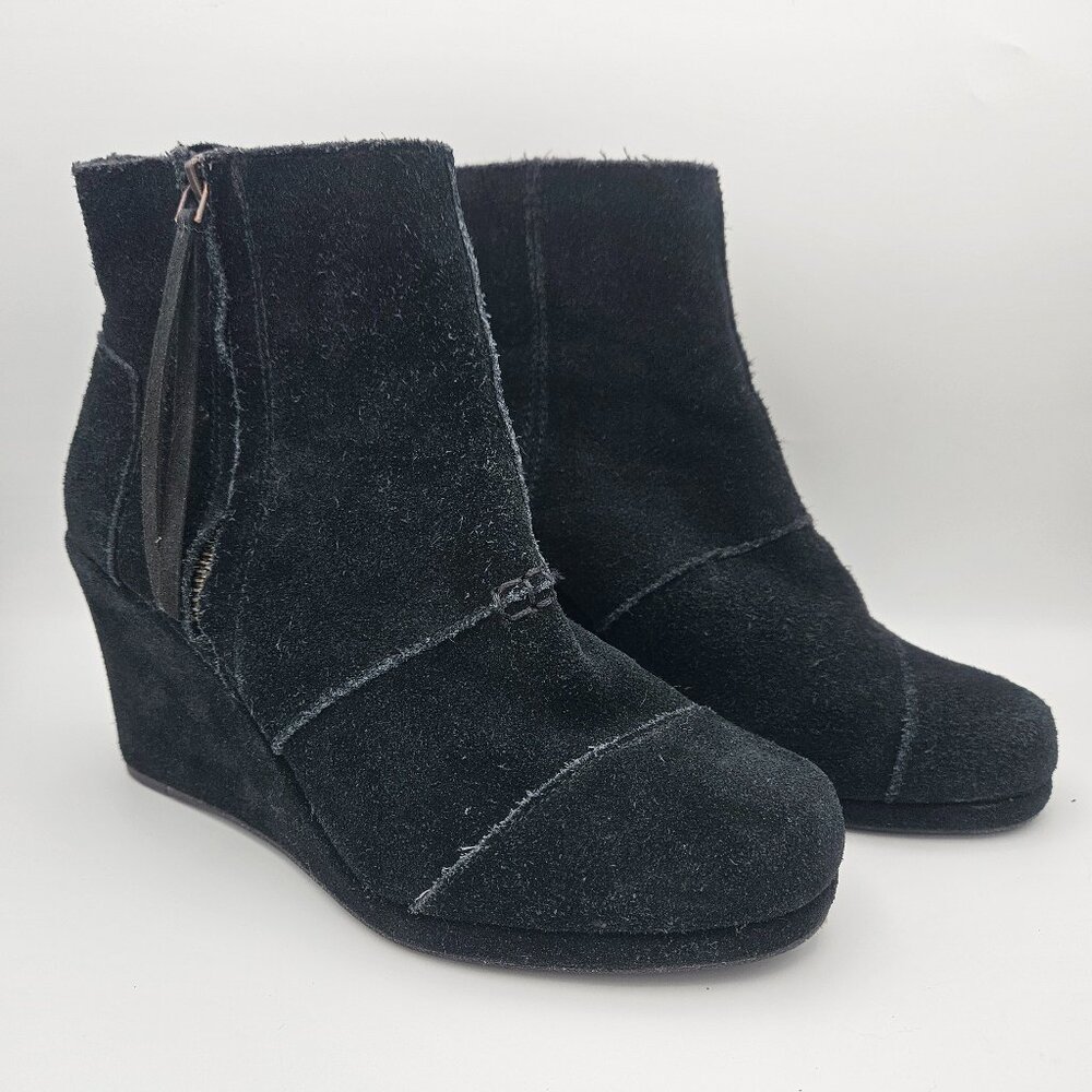 TOMS Black Suede Wedge Boot with Tassle Zipper Size 8.5 (Like New)